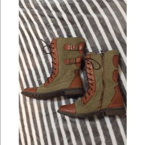 Steve Madden "Gravvel" Boots